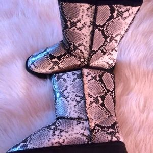 Women's Animal print boots